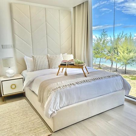 Lazzlla Beach Front Apartments 훌루말레 외부 사진