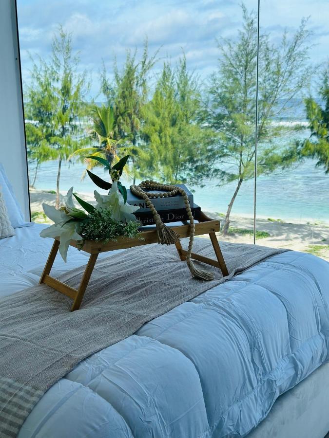 Lazzlla Beach Front Apartments 훌루말레 외부 사진