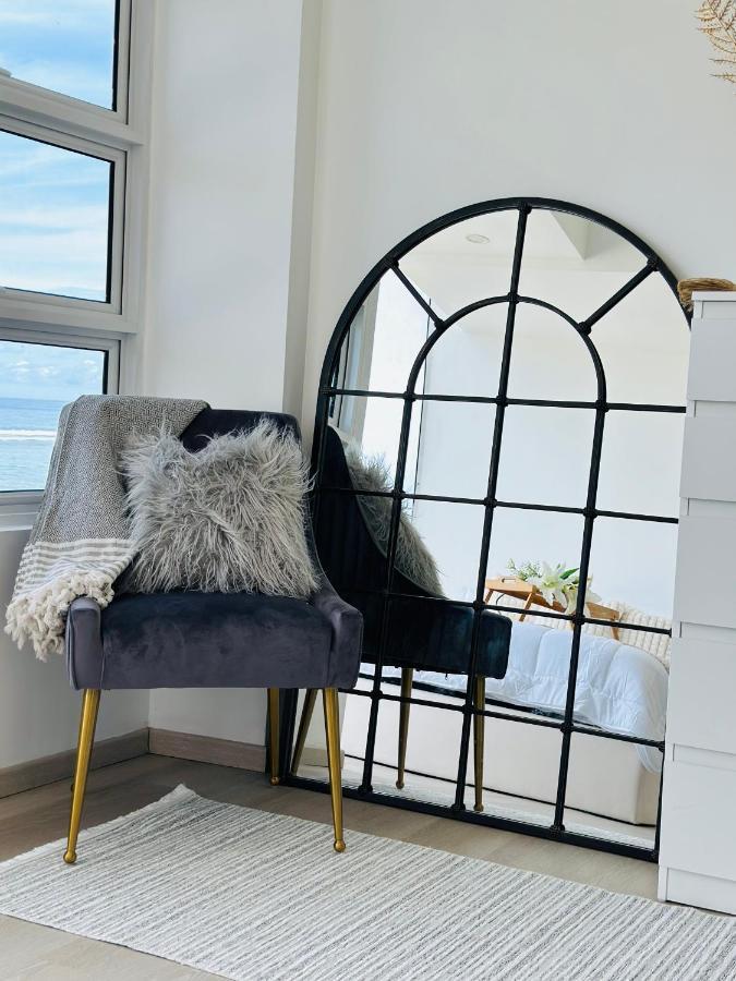 Lazzlla Beach Front Apartments 훌루말레 외부 사진
