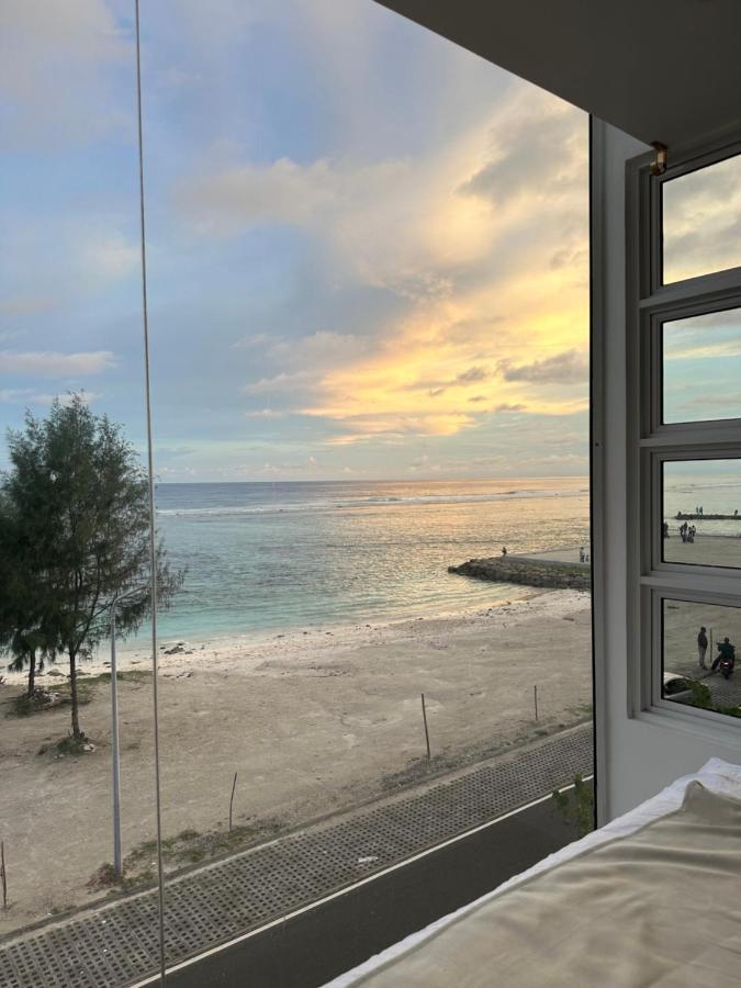 Lazzlla Beach Front Apartments 훌루말레 외부 사진