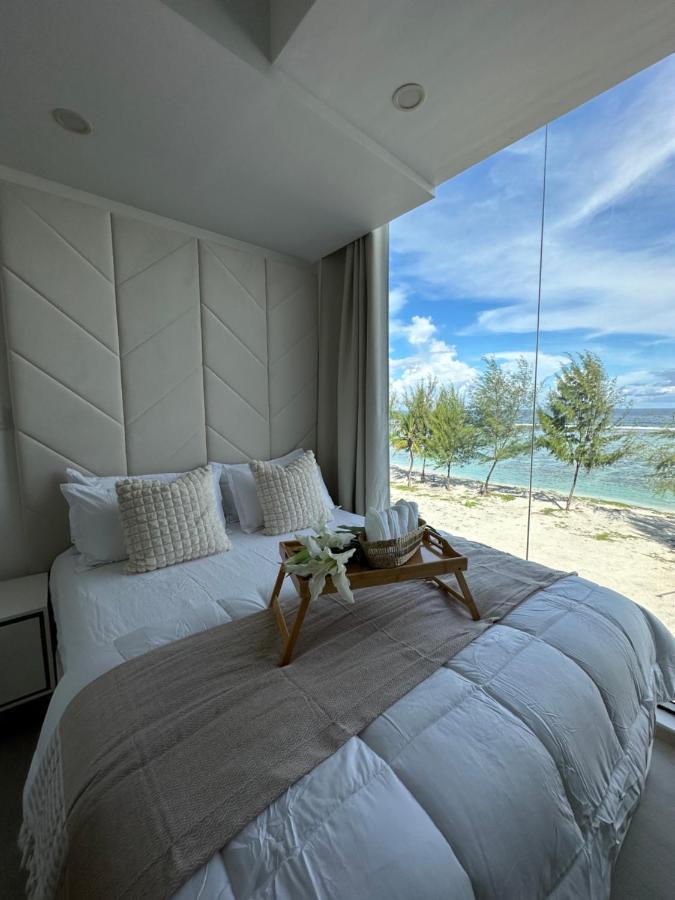 Lazzlla Beach Front Apartments 훌루말레 외부 사진