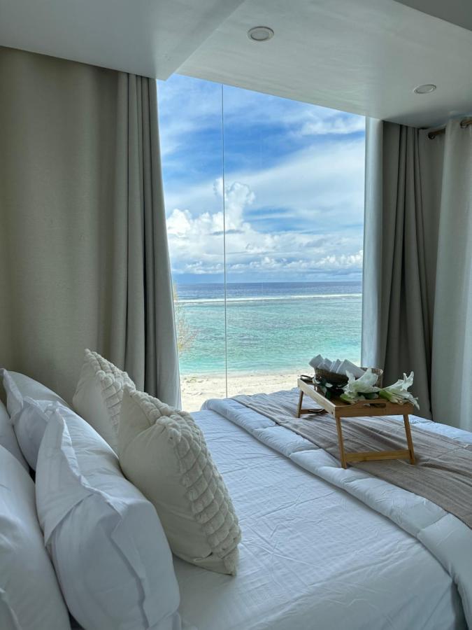 Lazzlla Beach Front Apartments 훌루말레 외부 사진