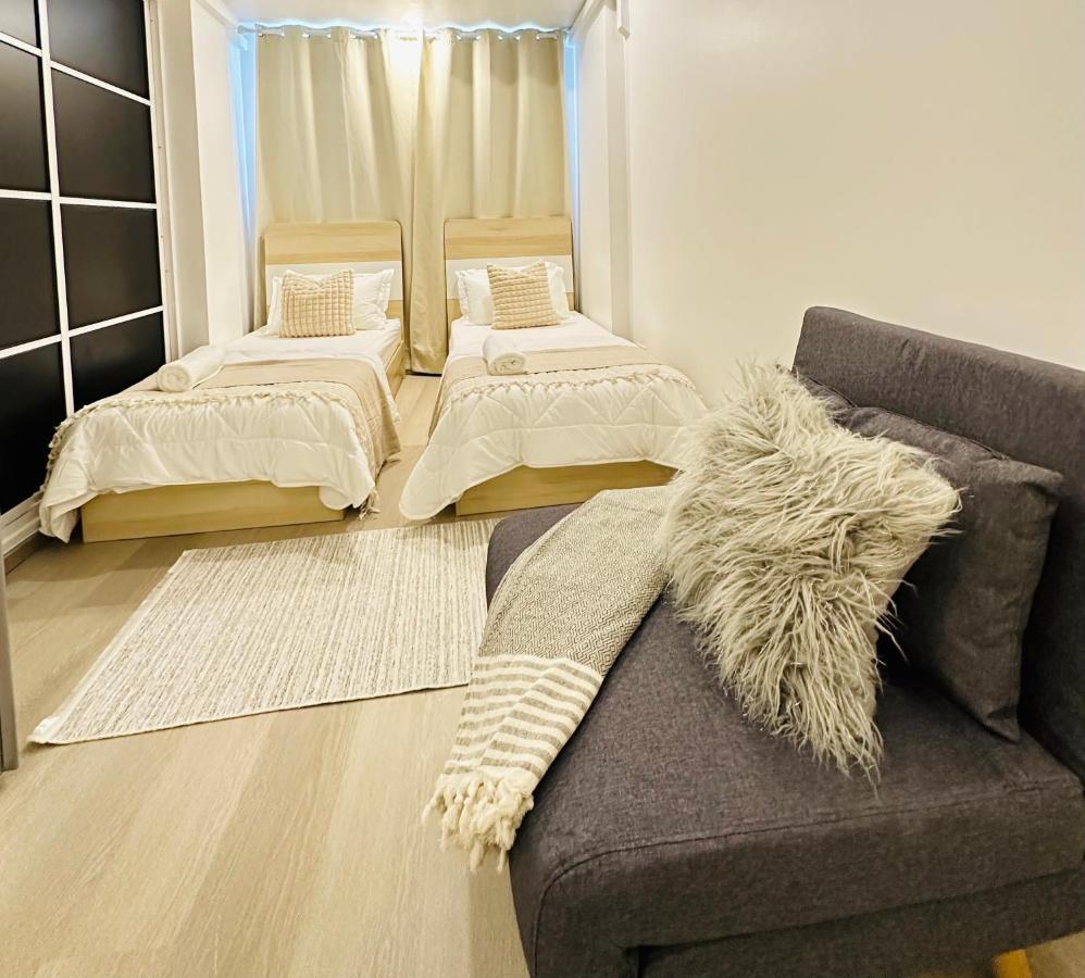 Lazzlla Beach Front Apartments 훌루말레 외부 사진